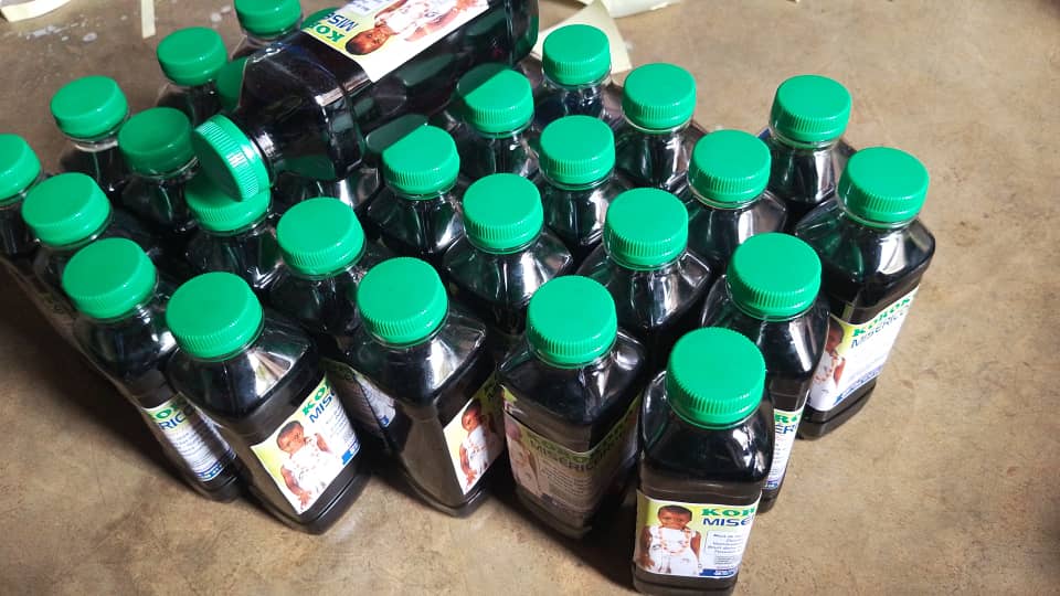 Bouteilles de remède traditionnel Korokoro